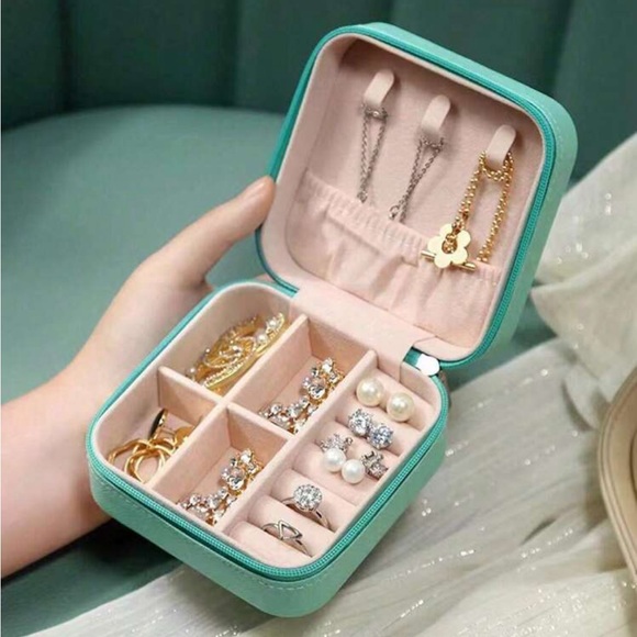 Portable Leather Jewelry Box - New with tag - Picture 4 of 10